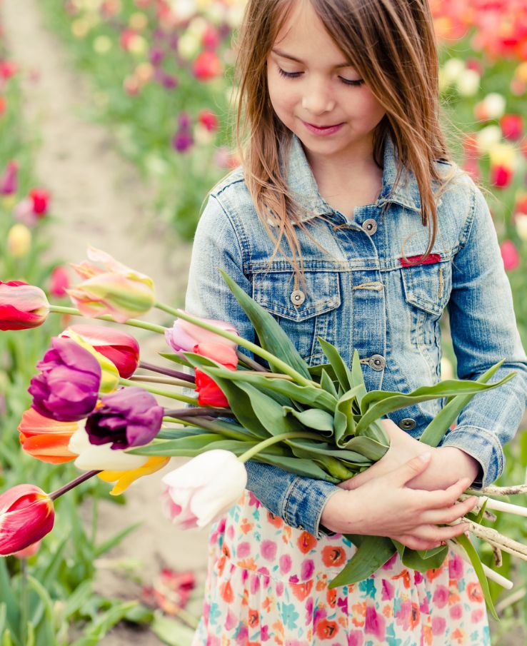 Day dates that are sure to bring a smile to her face and joy to her heart. Take her to the Tennessee Tulip Festival near Nashville, TN
